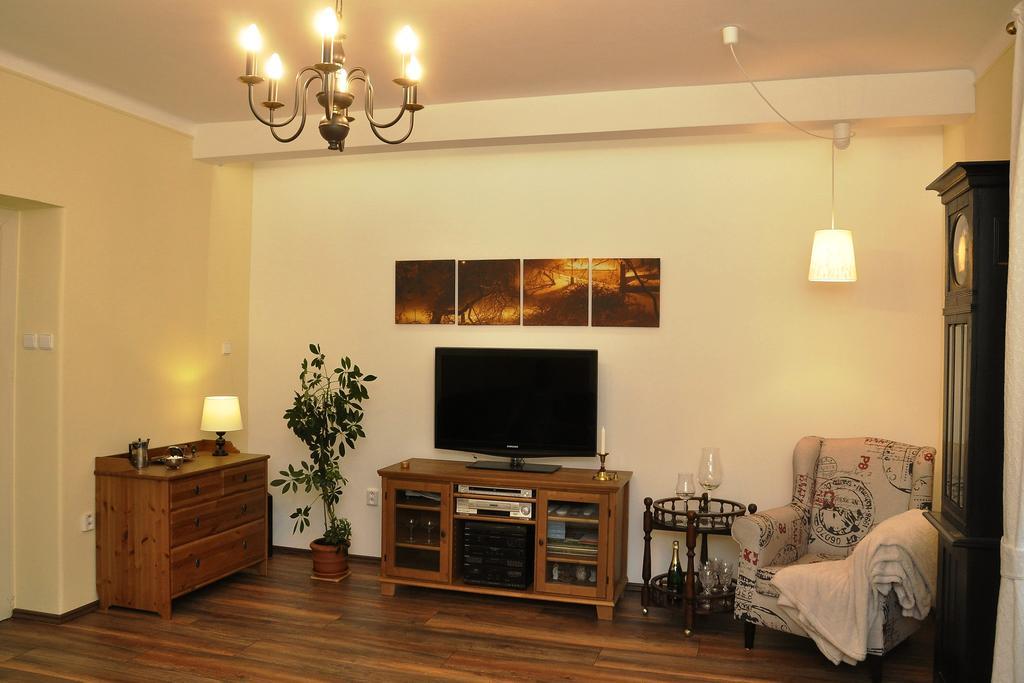 Atmospheric Quiet Apartment Prague Exterior photo